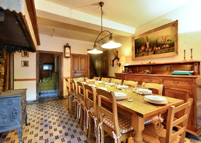 Dom wakacyjny Charming Villa,